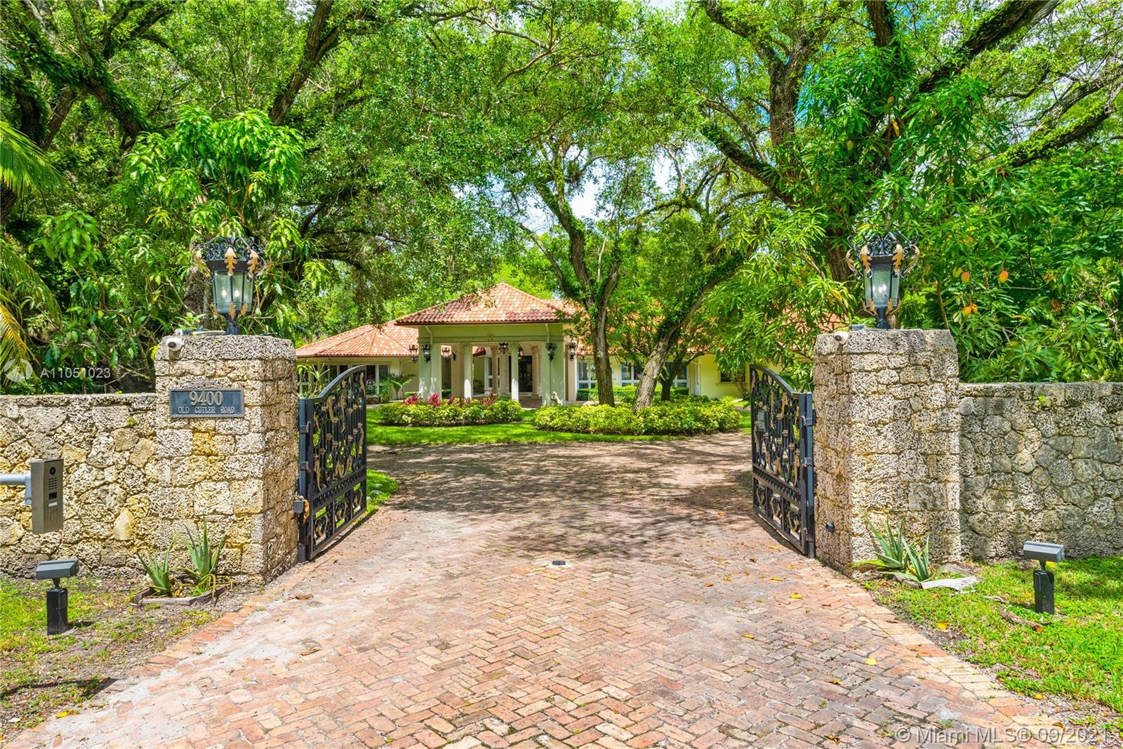 AMD PL OF JOURNEYS END - Residential