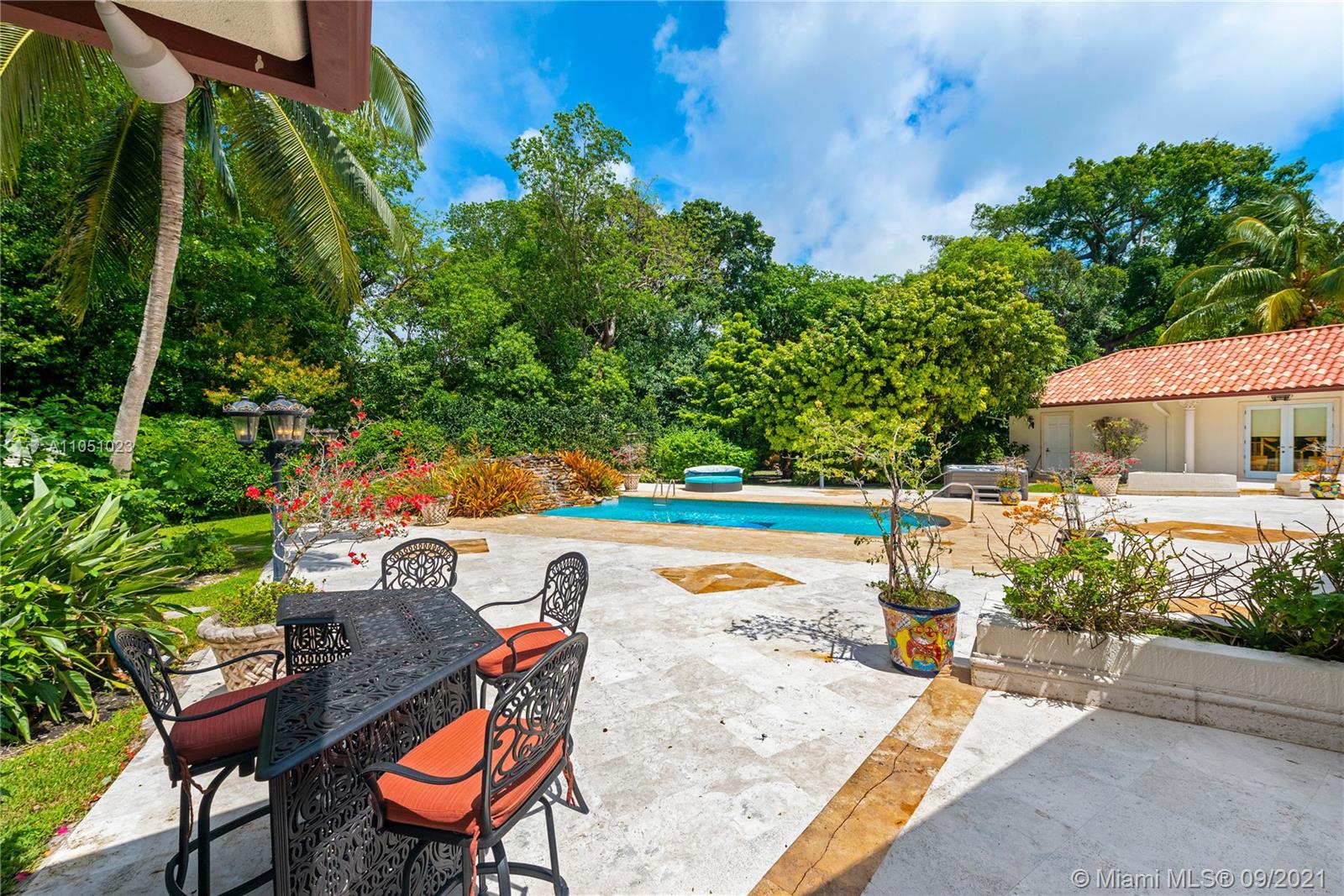 AMD PL OF JOURNEYS END - Residential