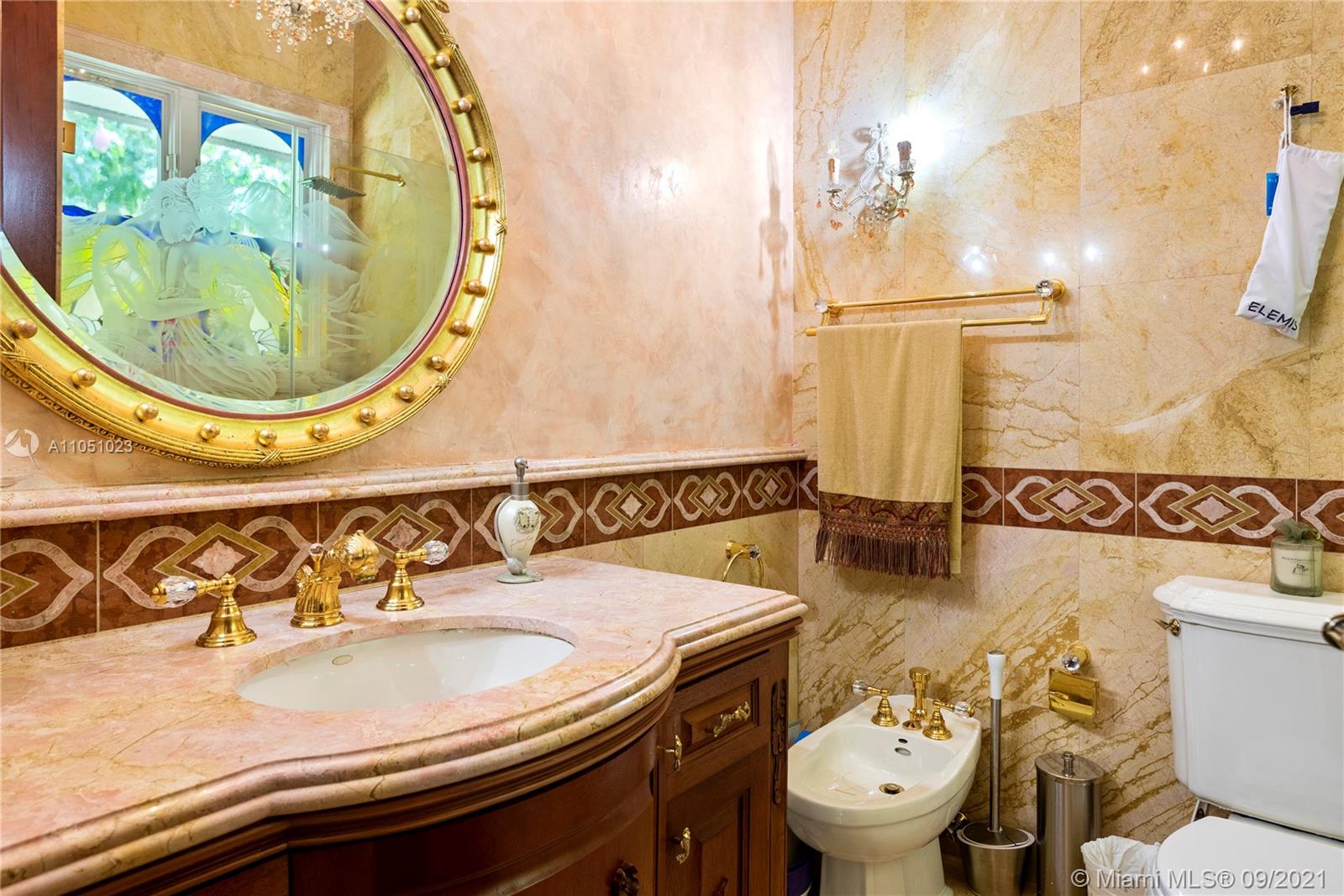 AMD PL OF JOURNEYS END - Residential