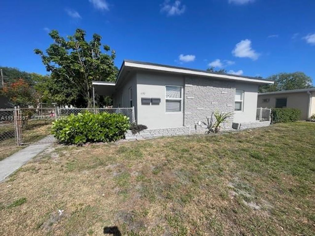 Photo of 1150 SW 26th Ave #2, Fort Lauderdale, FL 33312 (MLS # A11913597)