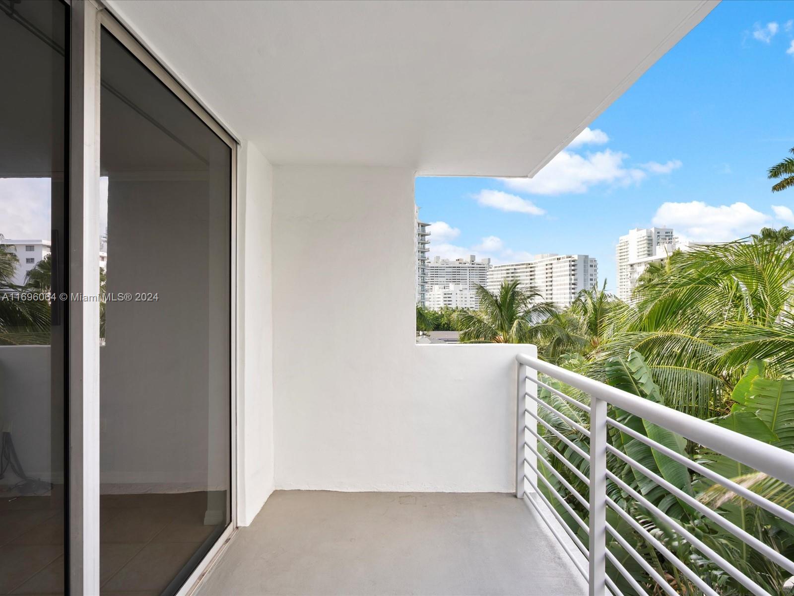 1605 Bay Rd 503, Miami Beach, Miami-Dade County, Florida - 1 Bedrooms  
2 Bathrooms - 