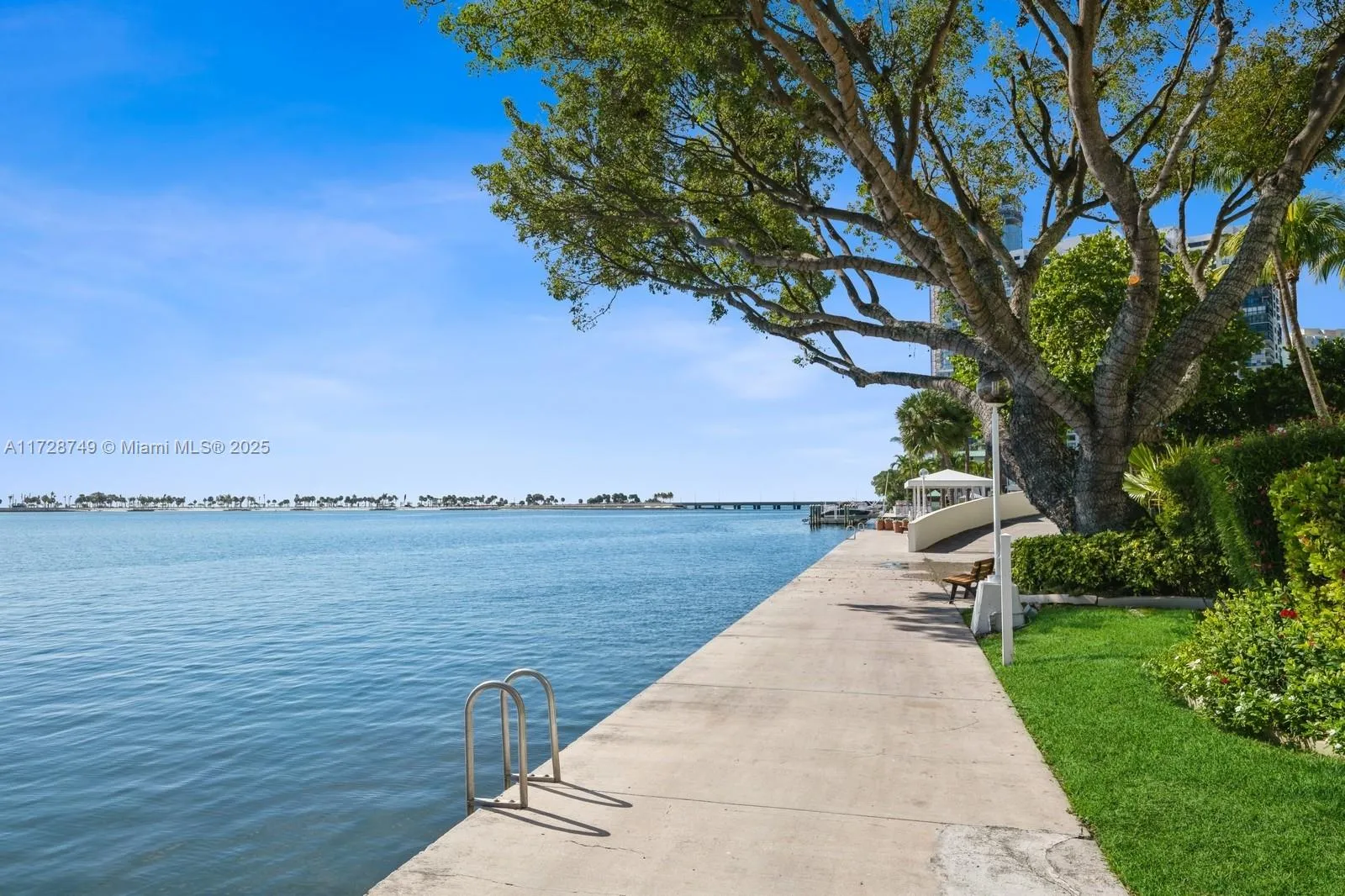 Miami, Florida 33129, United States, 2 Bedrooms Bedrooms, ,2 BathroomsBathrooms,Residential,Pending,12902