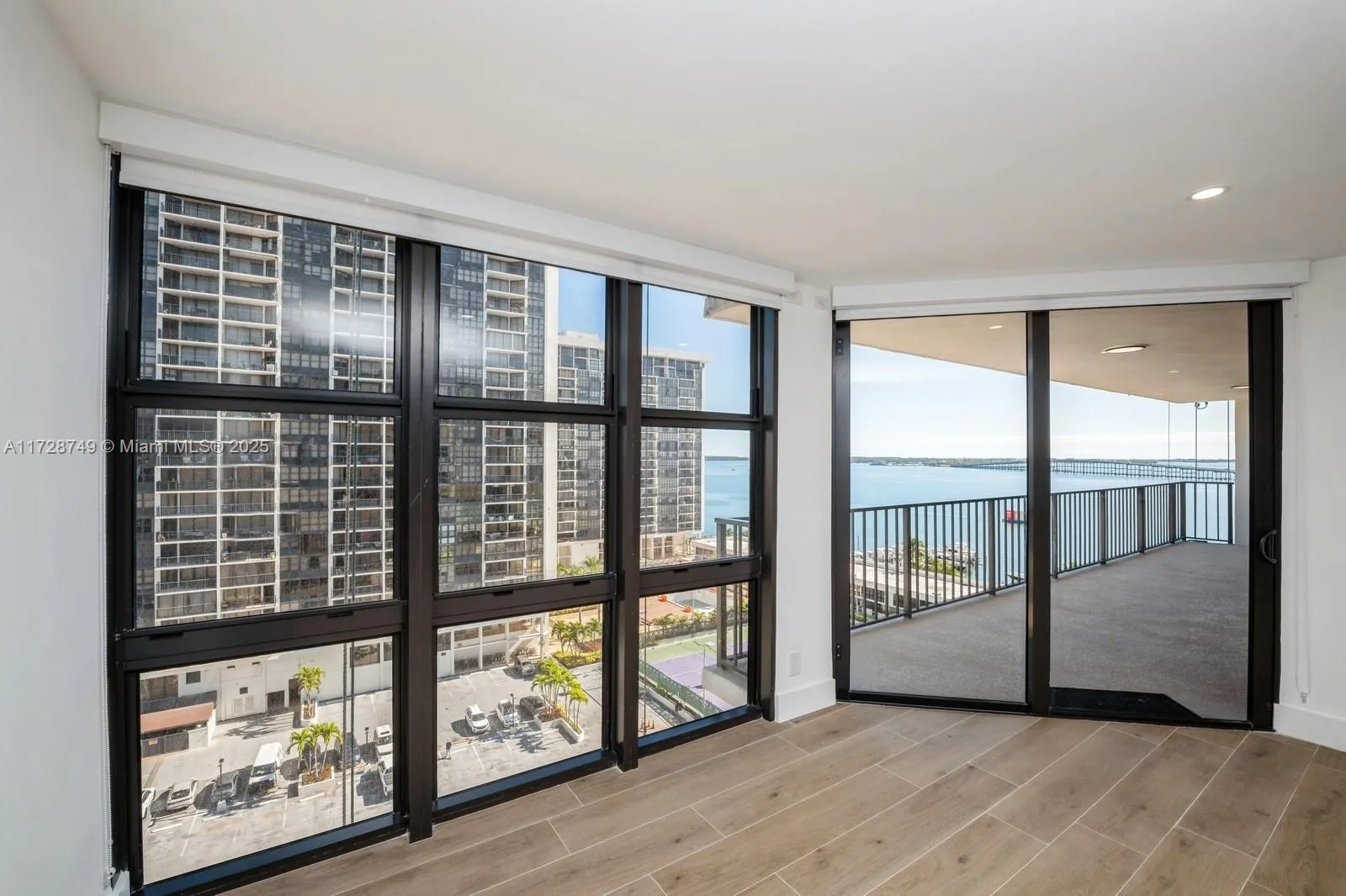 Miami, Florida 33129, United States, 2 Bedrooms Bedrooms, ,2 BathroomsBathrooms,Residential,Pending,12902