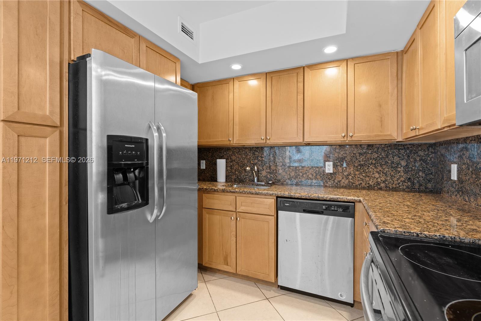 5600 CONDO - Residential