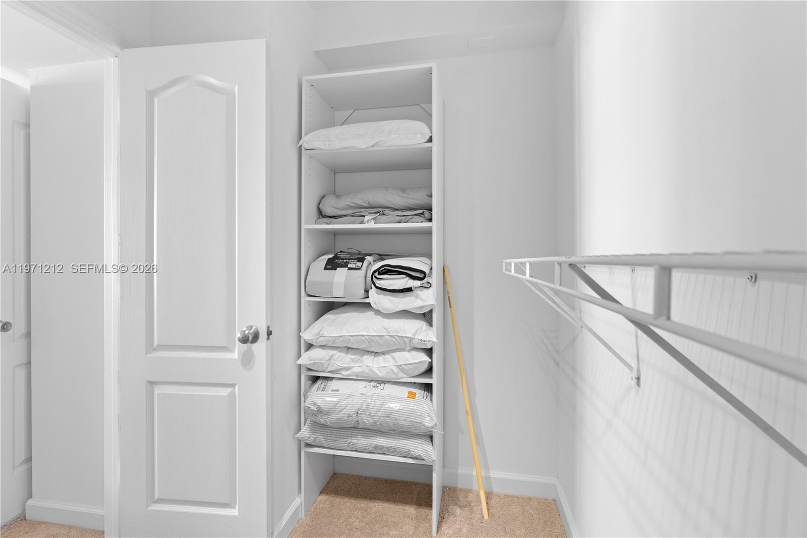 5600 CONDO - Residential