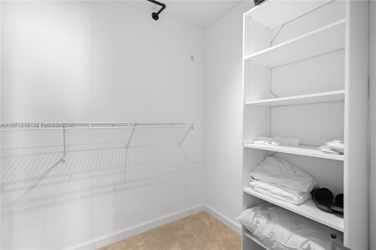 5600 CONDO - Residential