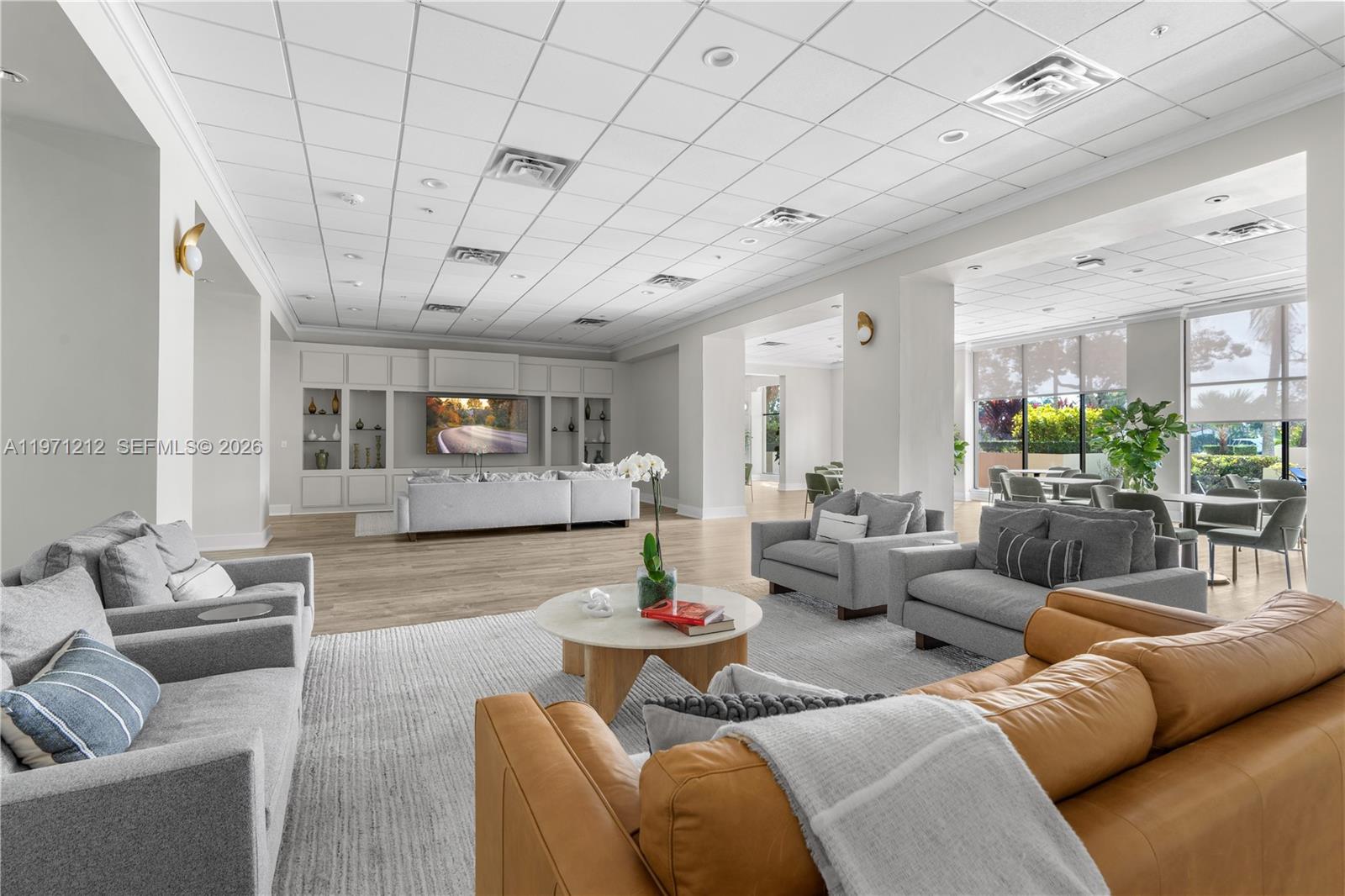 5600 CONDO - Residential