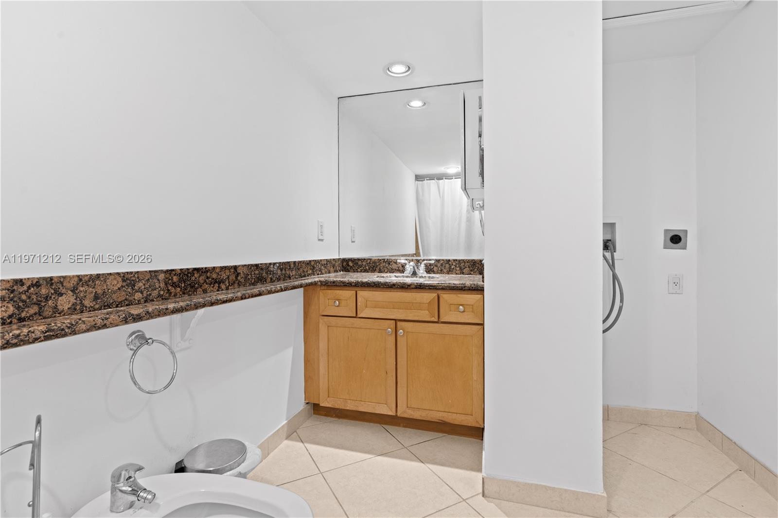 5600 CONDO - Residential