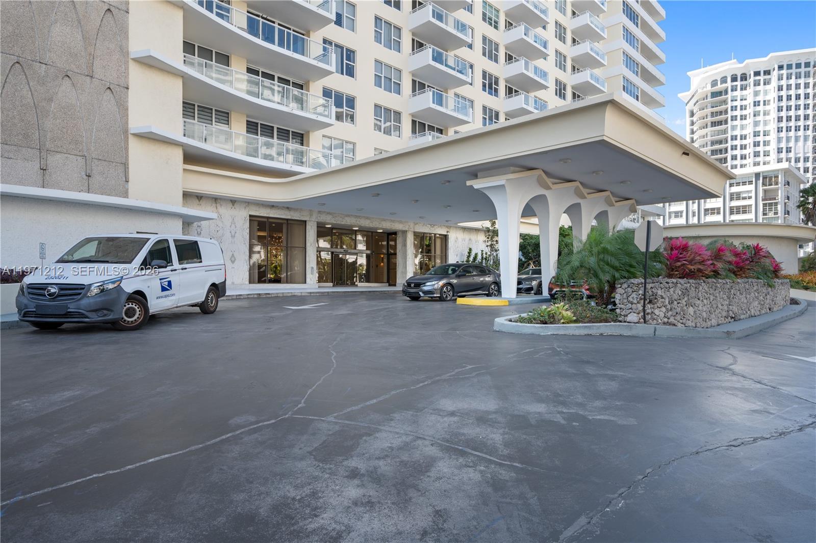 5600 CONDO - Residential