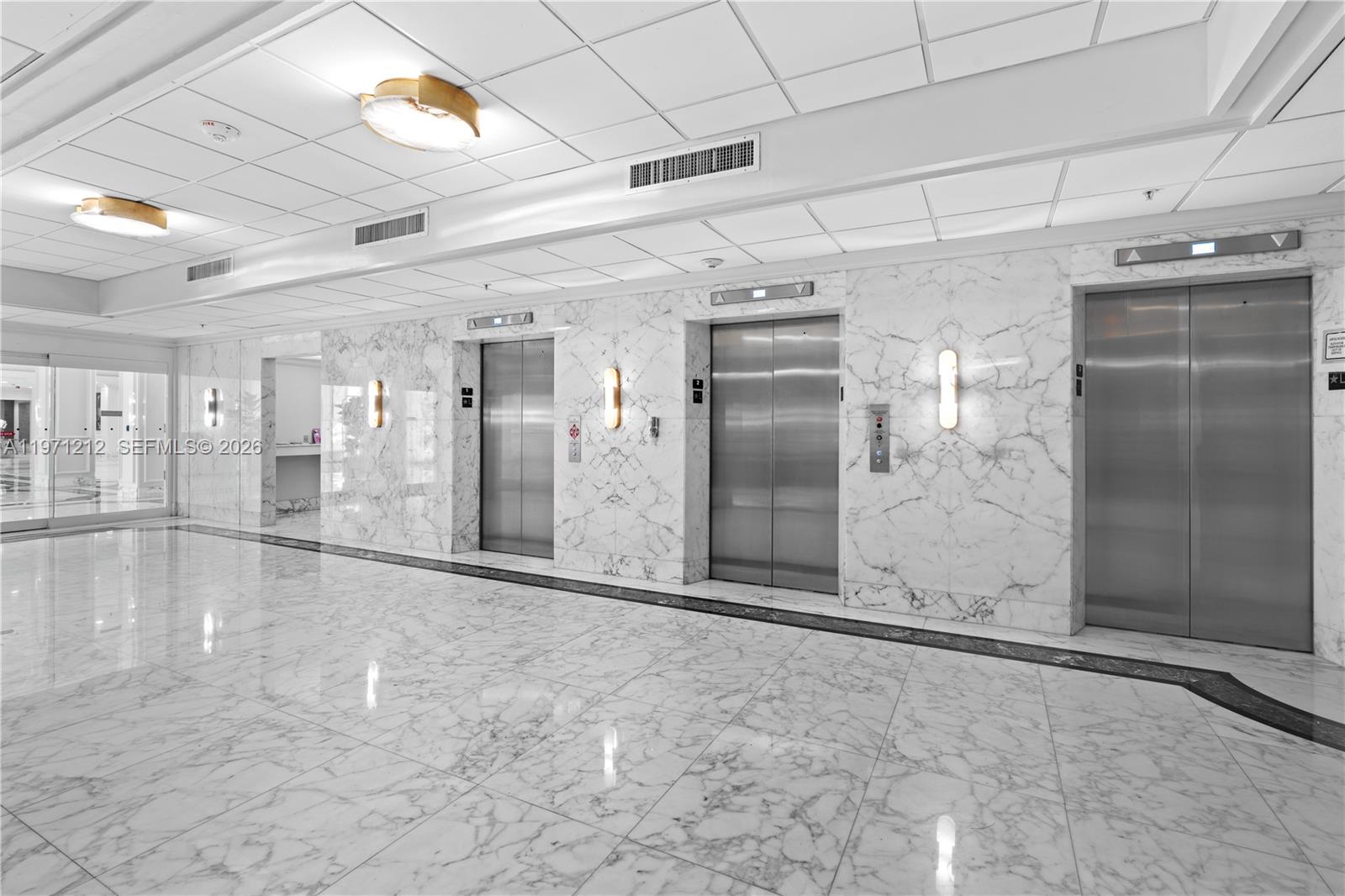 5600 CONDO - Residential