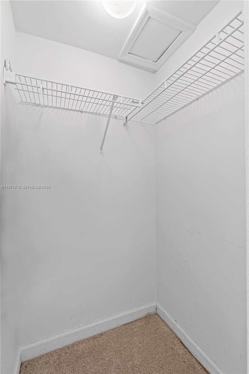 5600 CONDO - Residential