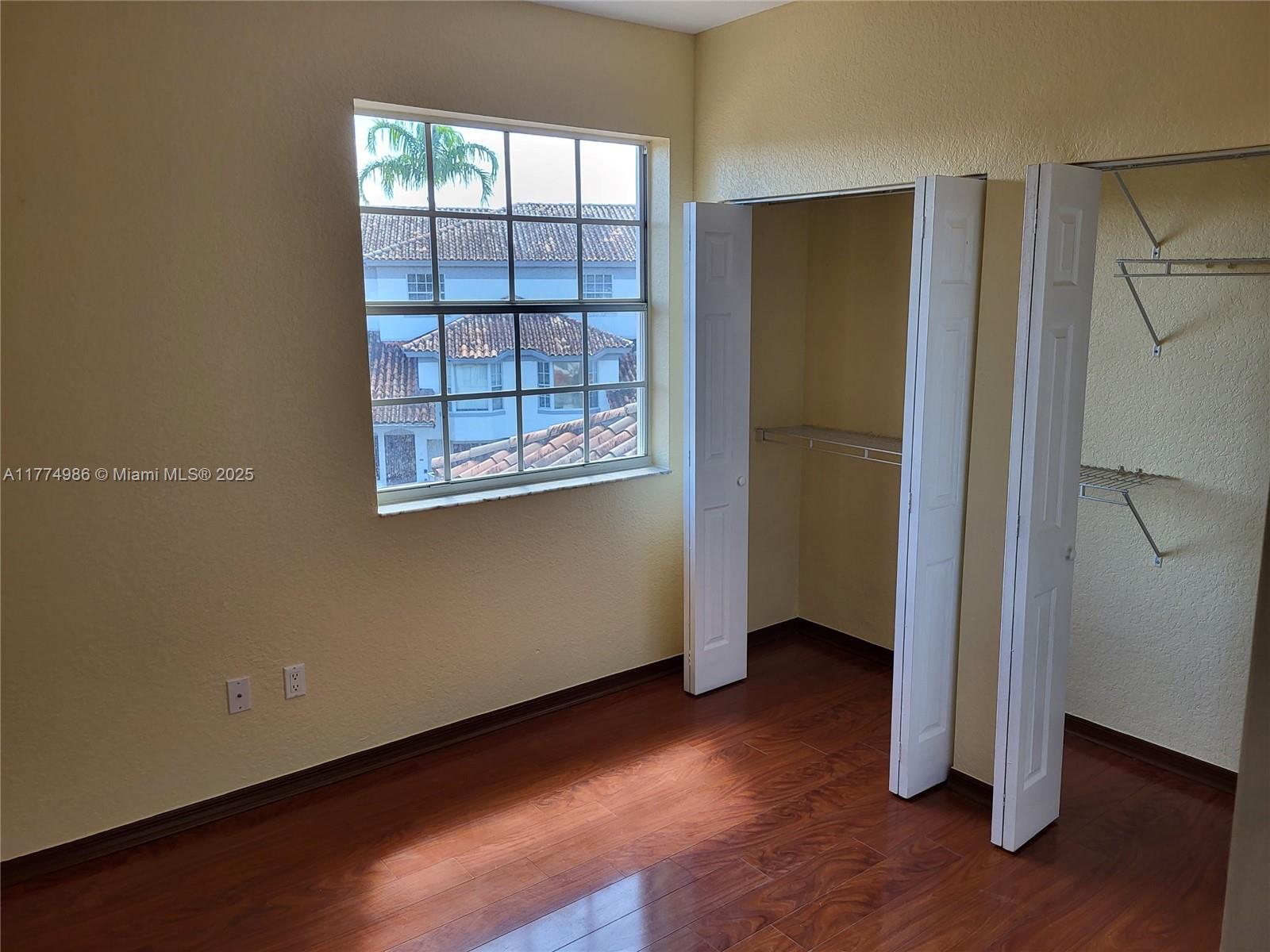 VILLAS DE TUSCANY CONDO - Residential