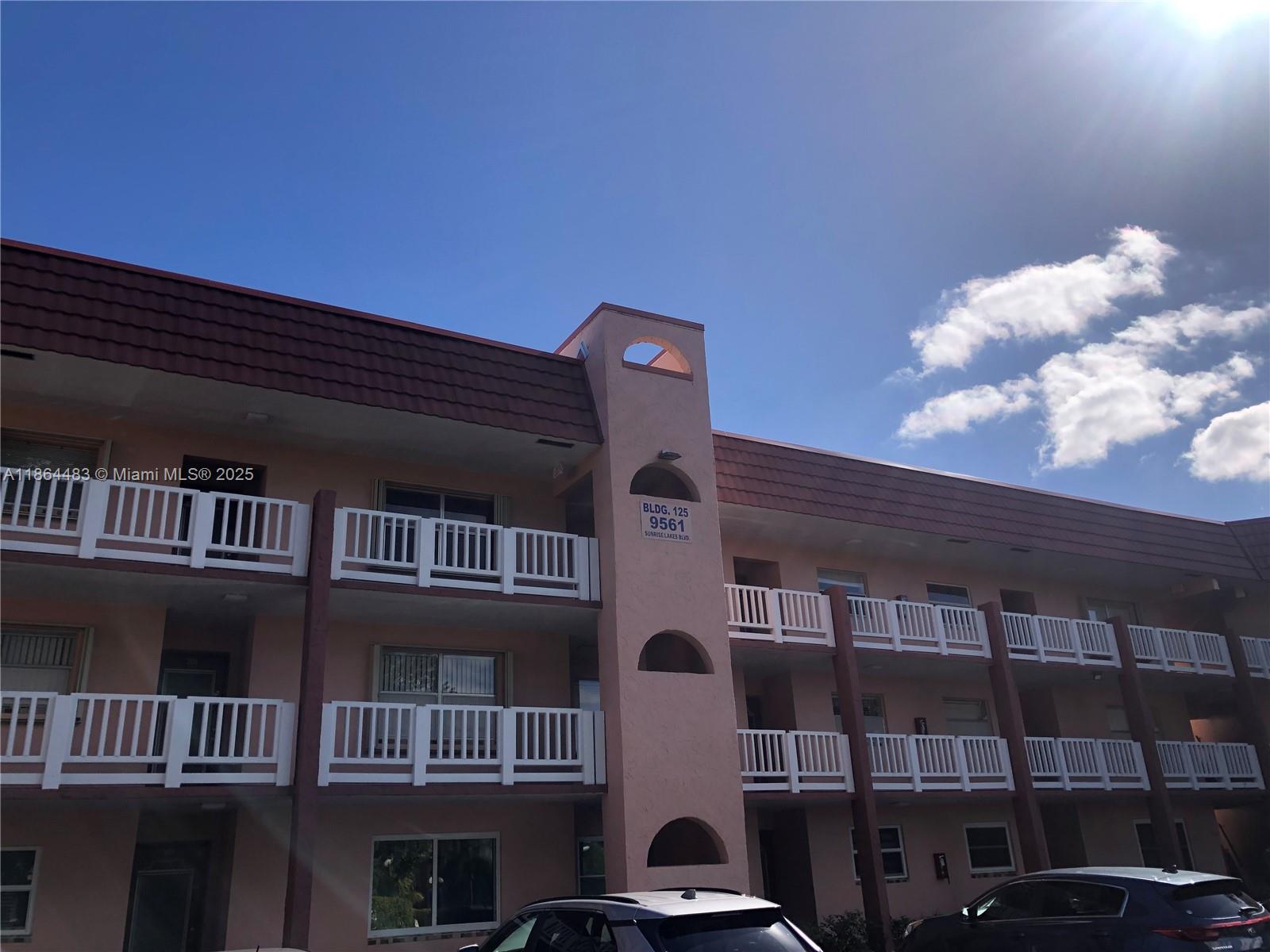 Beautiful and spacious totally remodeled 2 bed, 2 baths unit located in Sunrise Lakes, excellent 55+ community. Enjoy the pool and all amenities in this safe community.