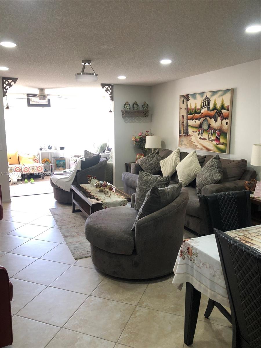 SUNRISE LAKES 125 CONDO - Residential