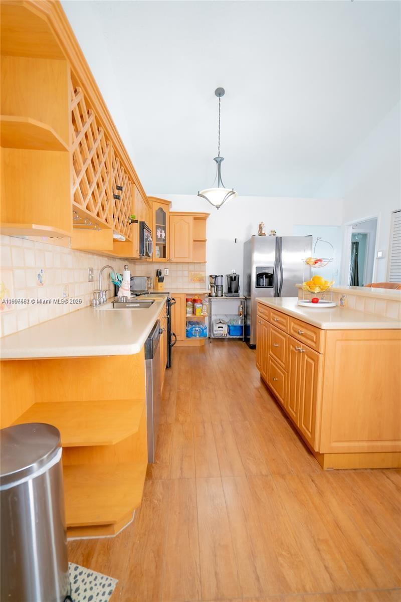 LONDON ESTATES 1ST ADDN - Residential Lease