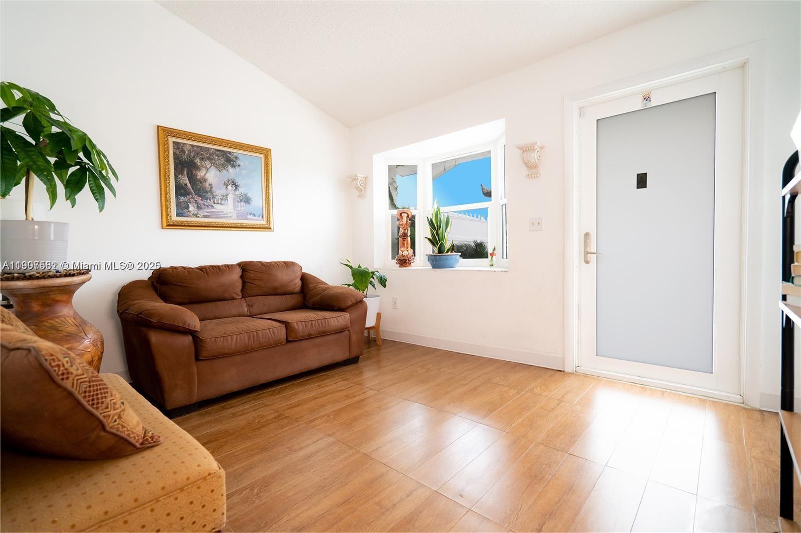 LONDON ESTATES 1ST ADDN - Residential Lease