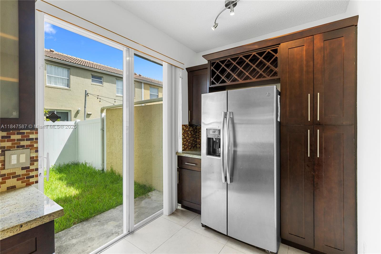 TOWNGATE - Residential Lease