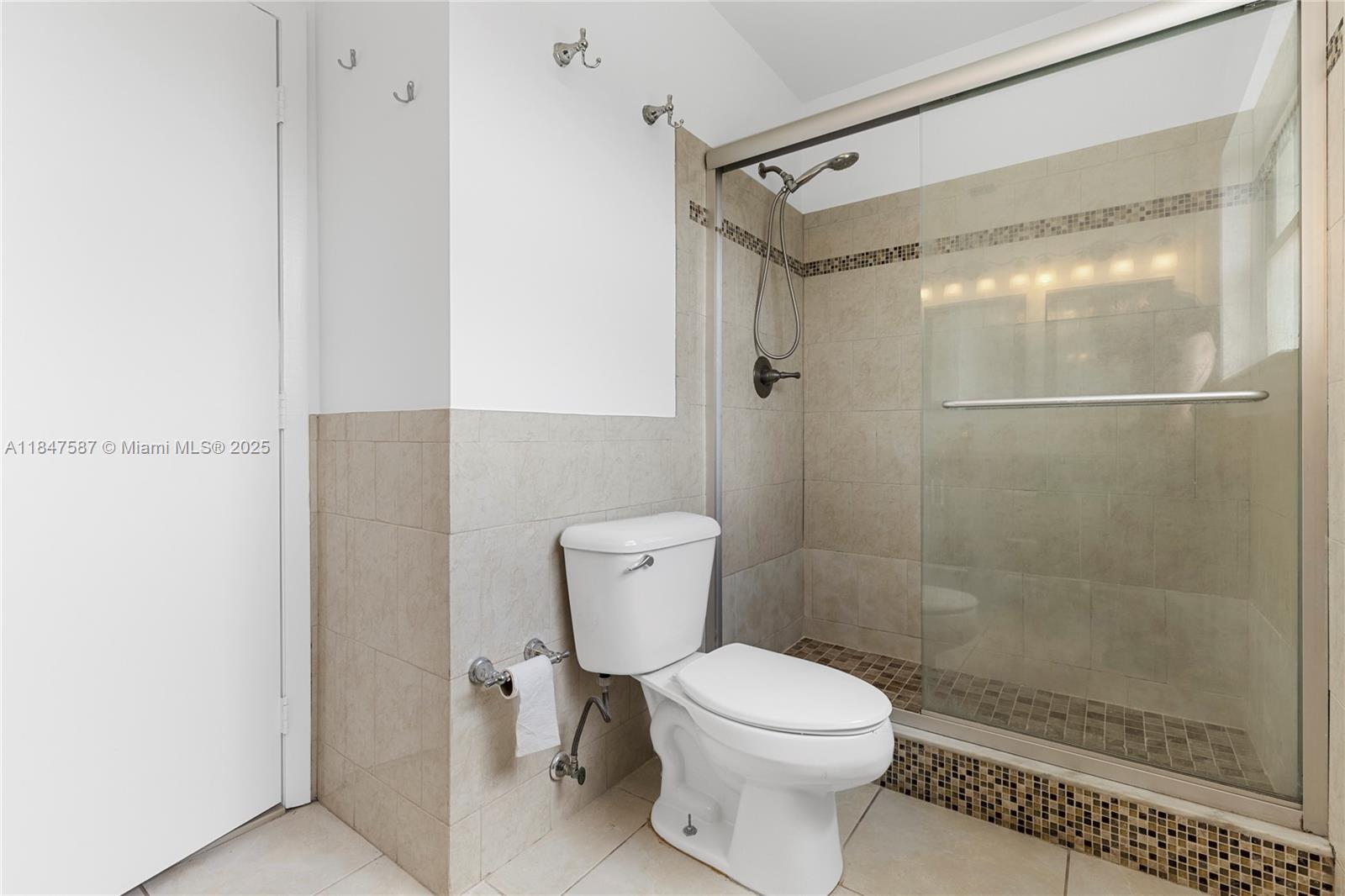 TOWNGATE - Residential Lease