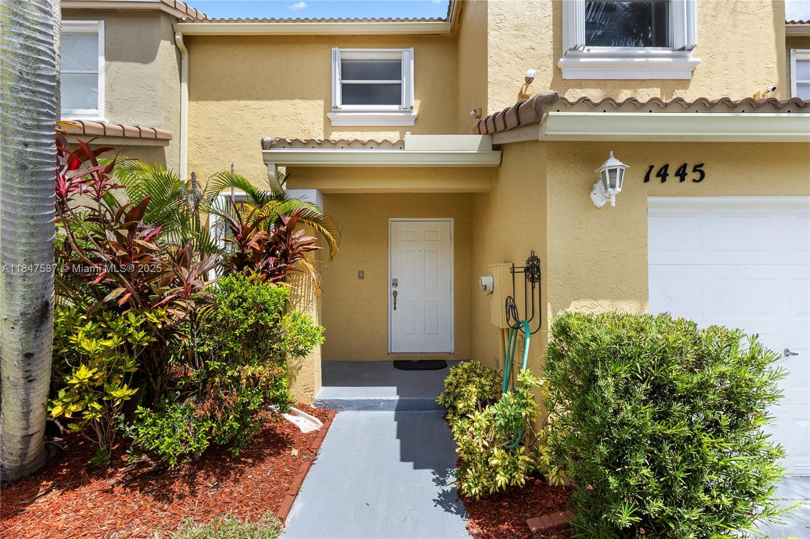 TOWNGATE - Residential Lease