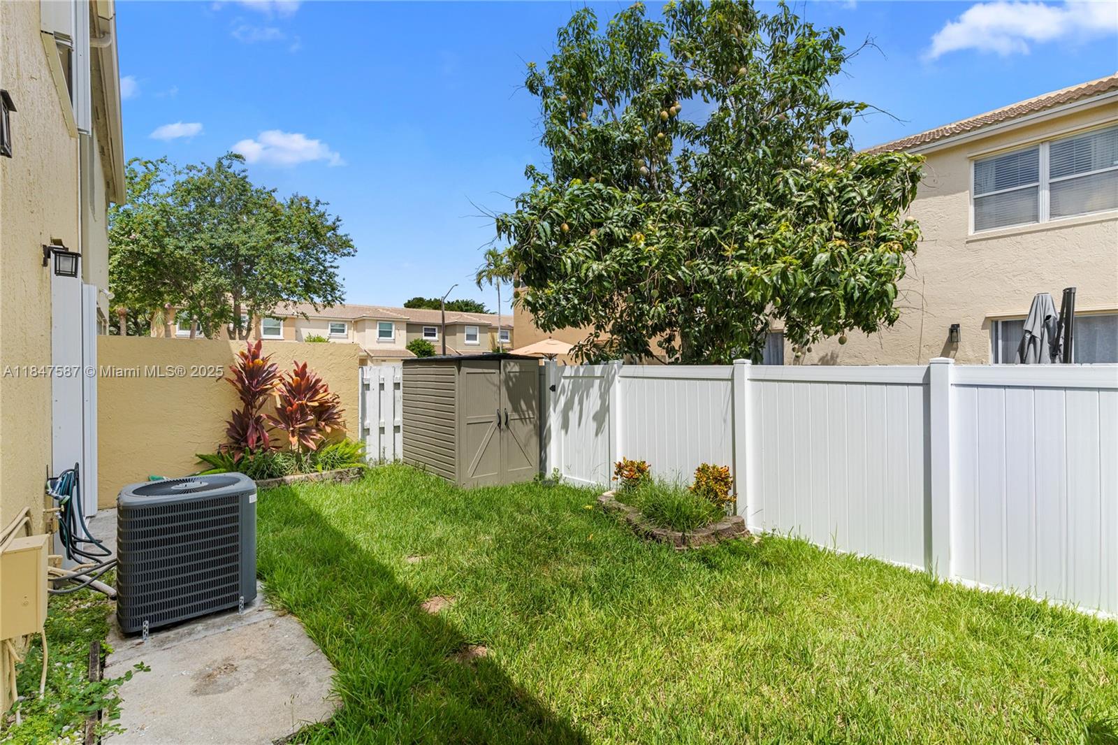 TOWNGATE - Residential Lease