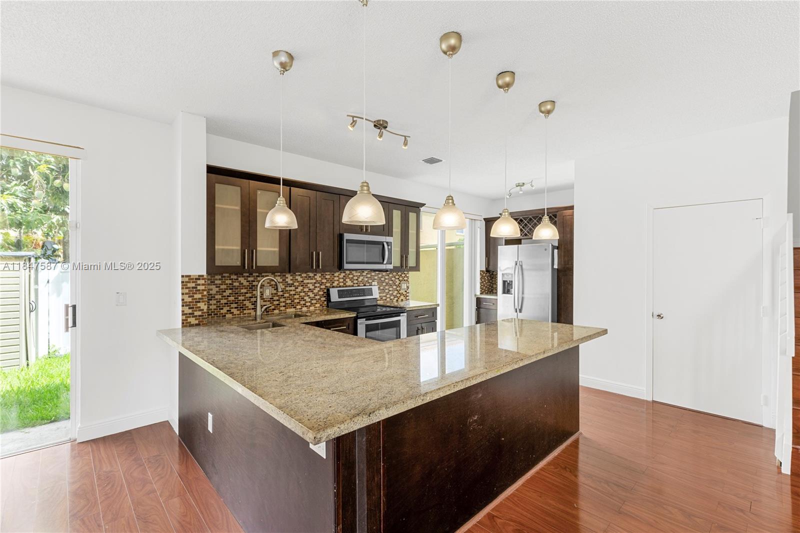 TOWNGATE - Residential Lease