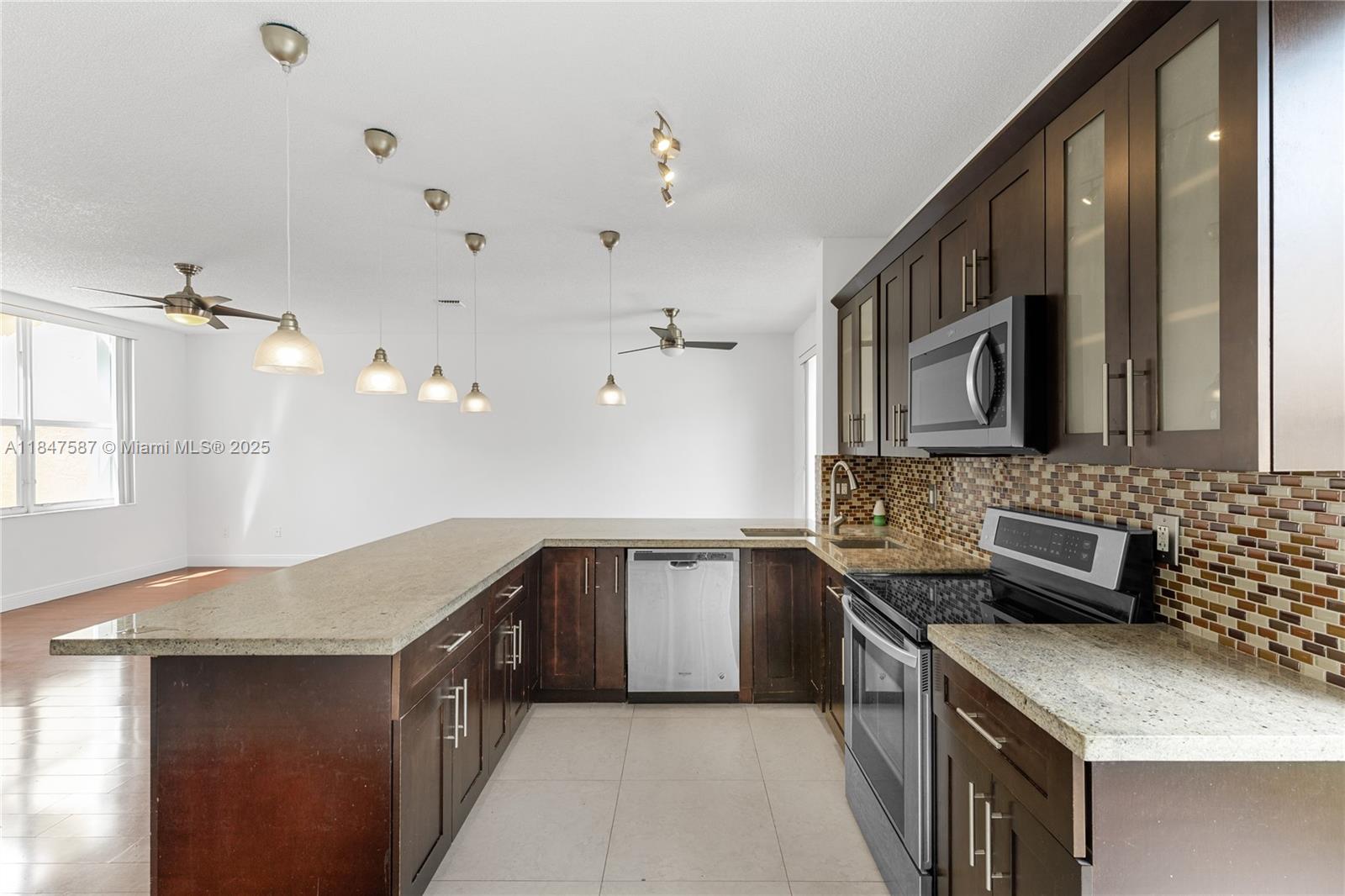 TOWNGATE - Residential Lease