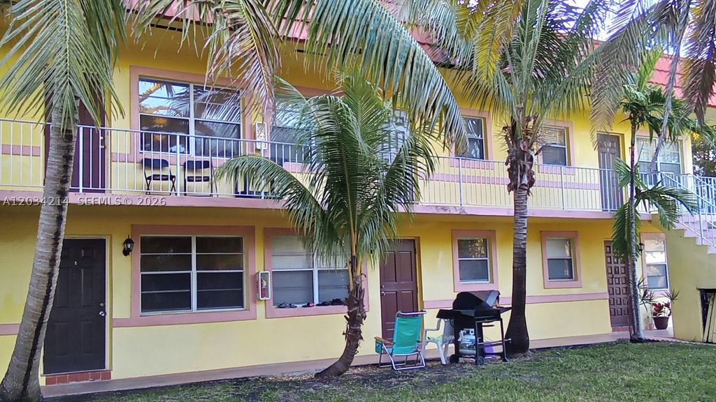 Photo of 1826 Cleveland St #2, Hollywood, FL 33020 (MLS # A12034214)
