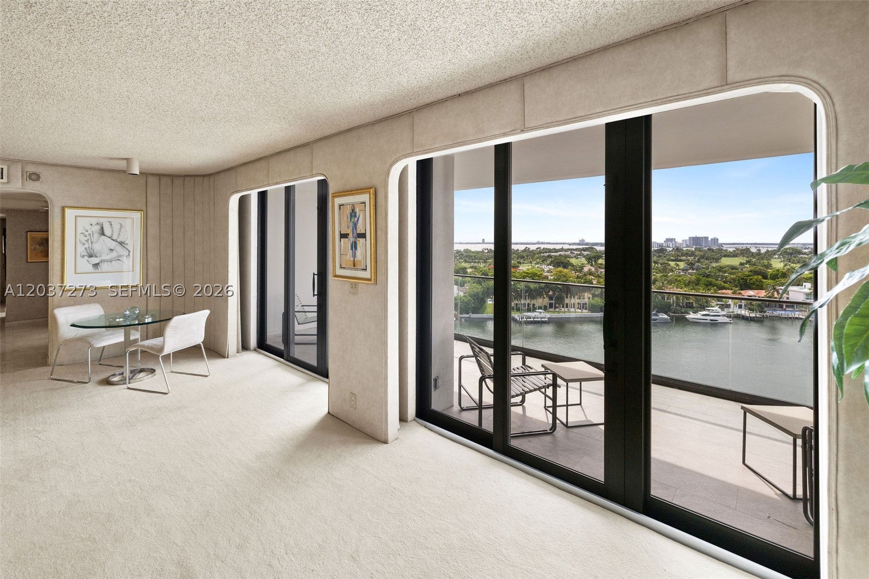 5500 Collins Ave 1401