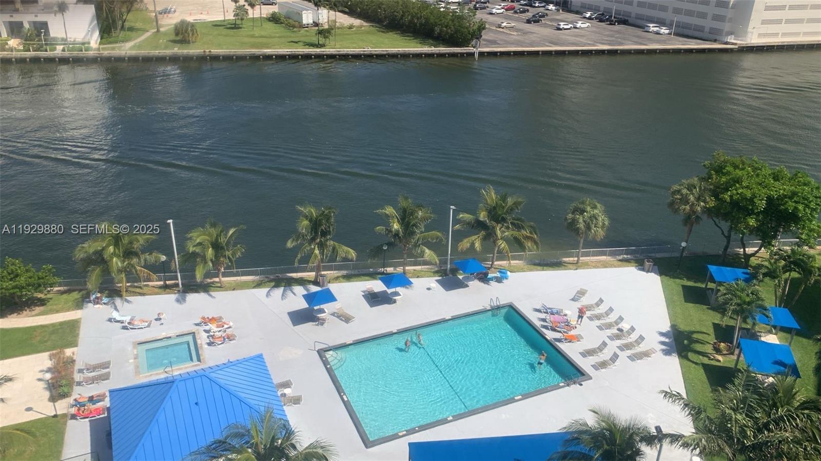 200 LESLIE CONDO - Residential