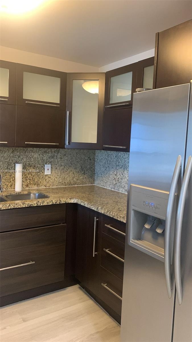 200 LESLIE CONDO - Residential