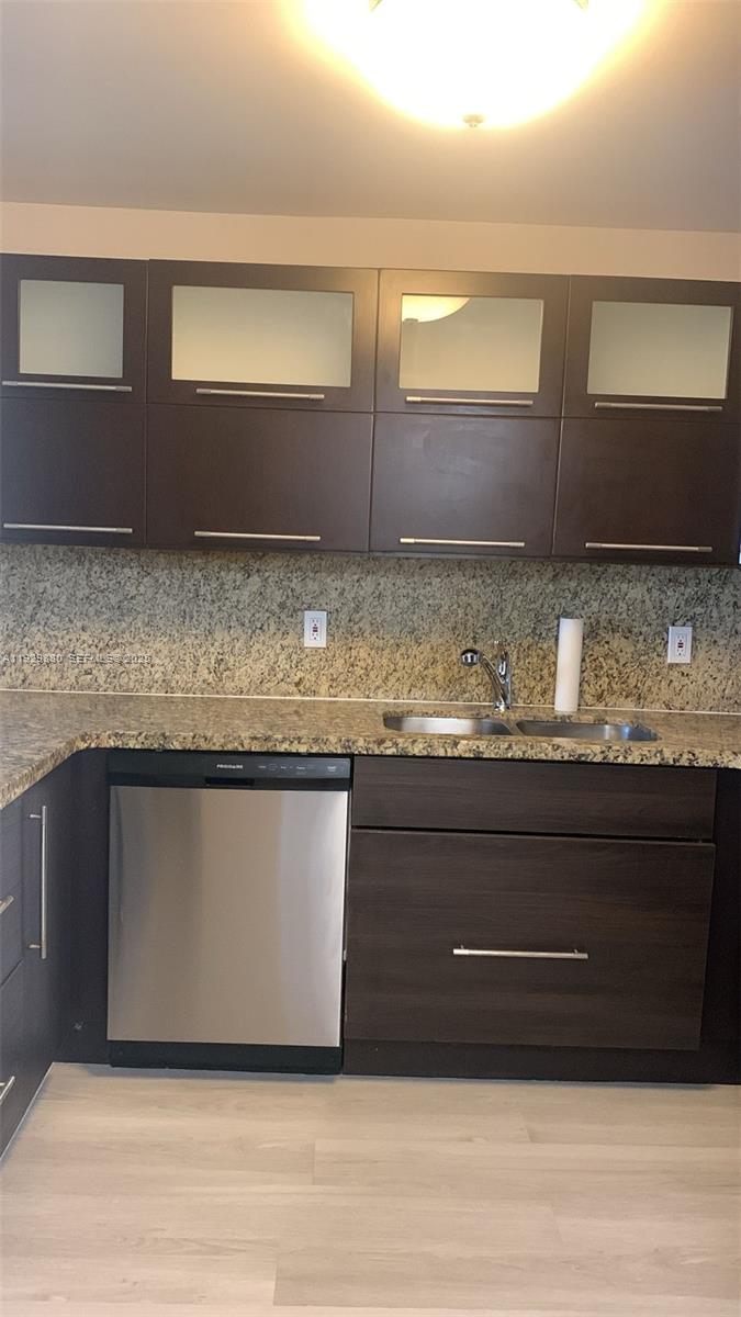 200 LESLIE CONDO - Residential