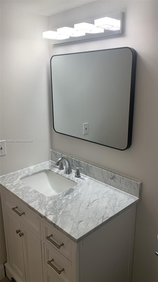 200 LESLIE CONDO - Residential