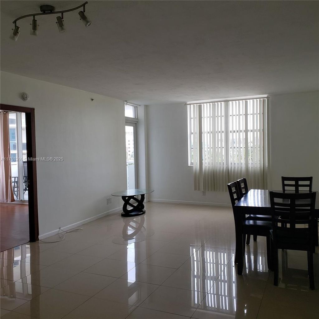 Photo of 3001 S Ocean Dr #527, Hollywood, FL 33019 (MLS # A11753355)