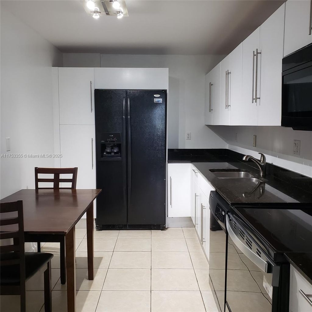 Photo of 3001 S Ocean Dr #527, Hollywood, FL 33019 (MLS # A11753355)