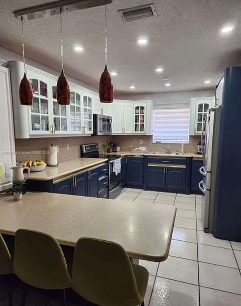 Single Family Residence in Hialeah FL 19026 84th Pl Pl.jpg