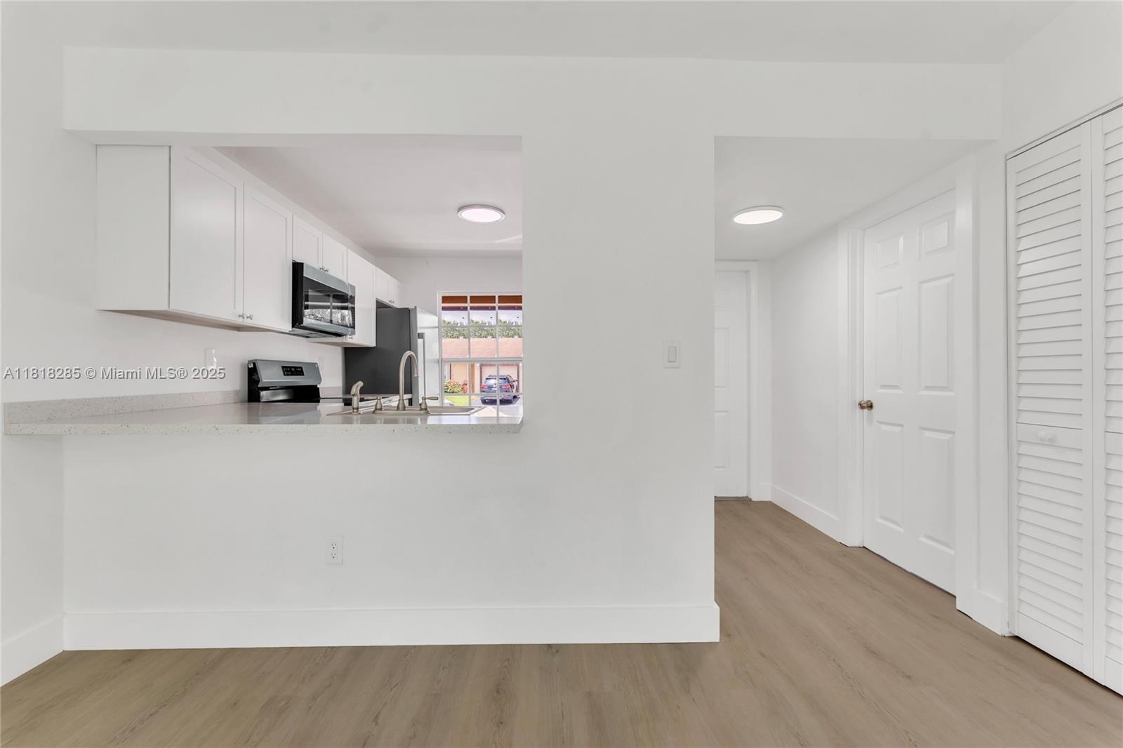 search properties 3 9550 W Heather Ln