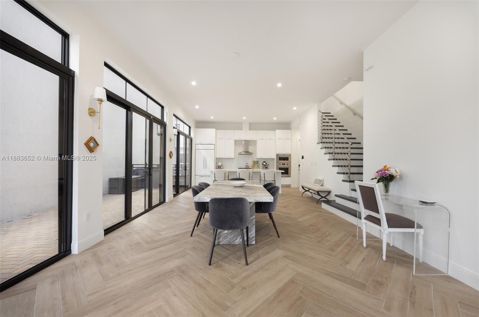 CANARIAS EAST - Residential