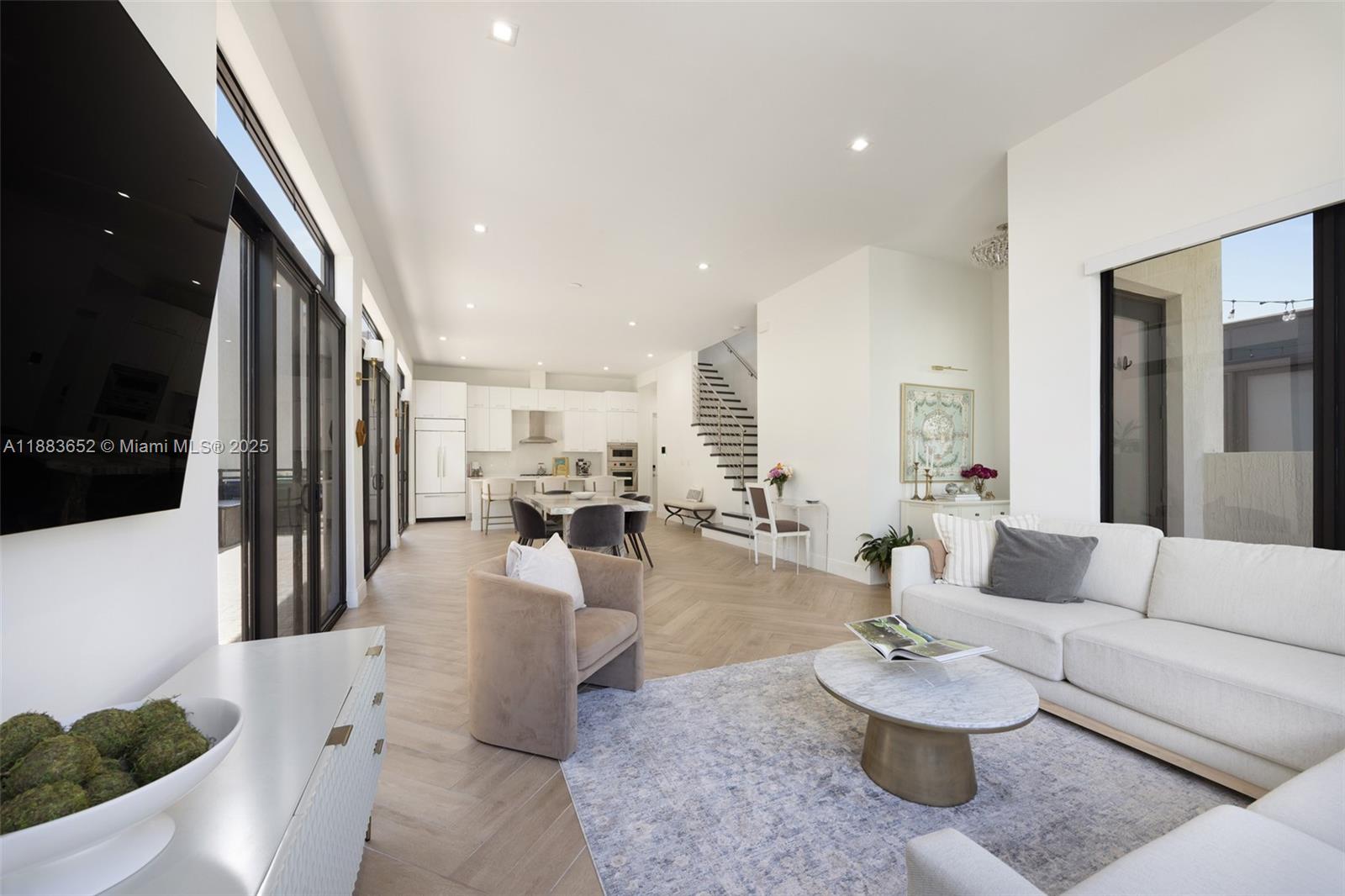 CANARIAS EAST - Residential