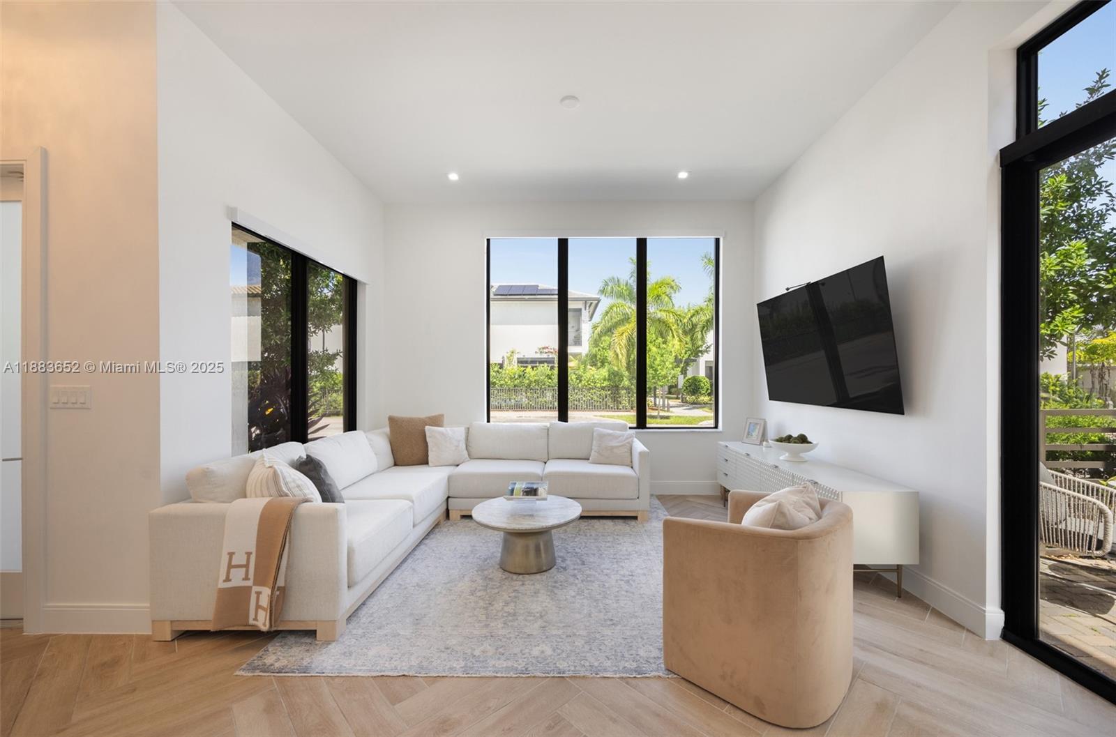 CANARIAS EAST - Residential