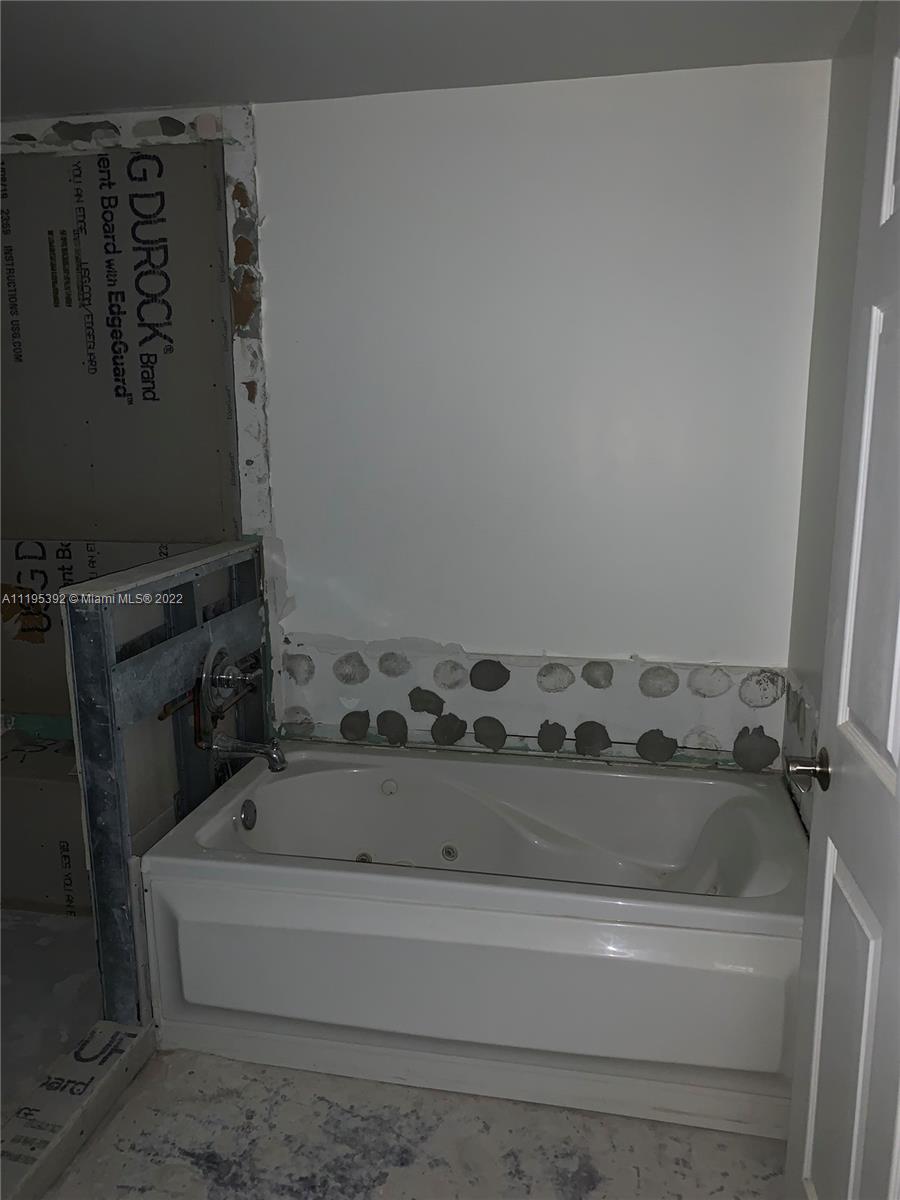 Photo 9 of 14 of 357 Almeria Ave 1506 condo