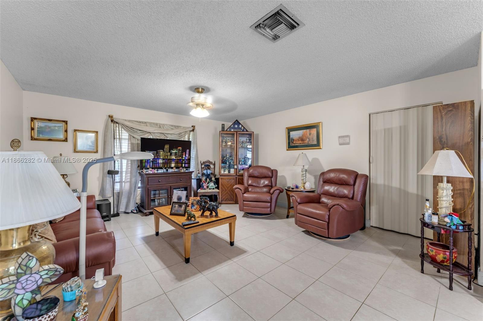 WINSTON PARK UNIT 8 - Residential