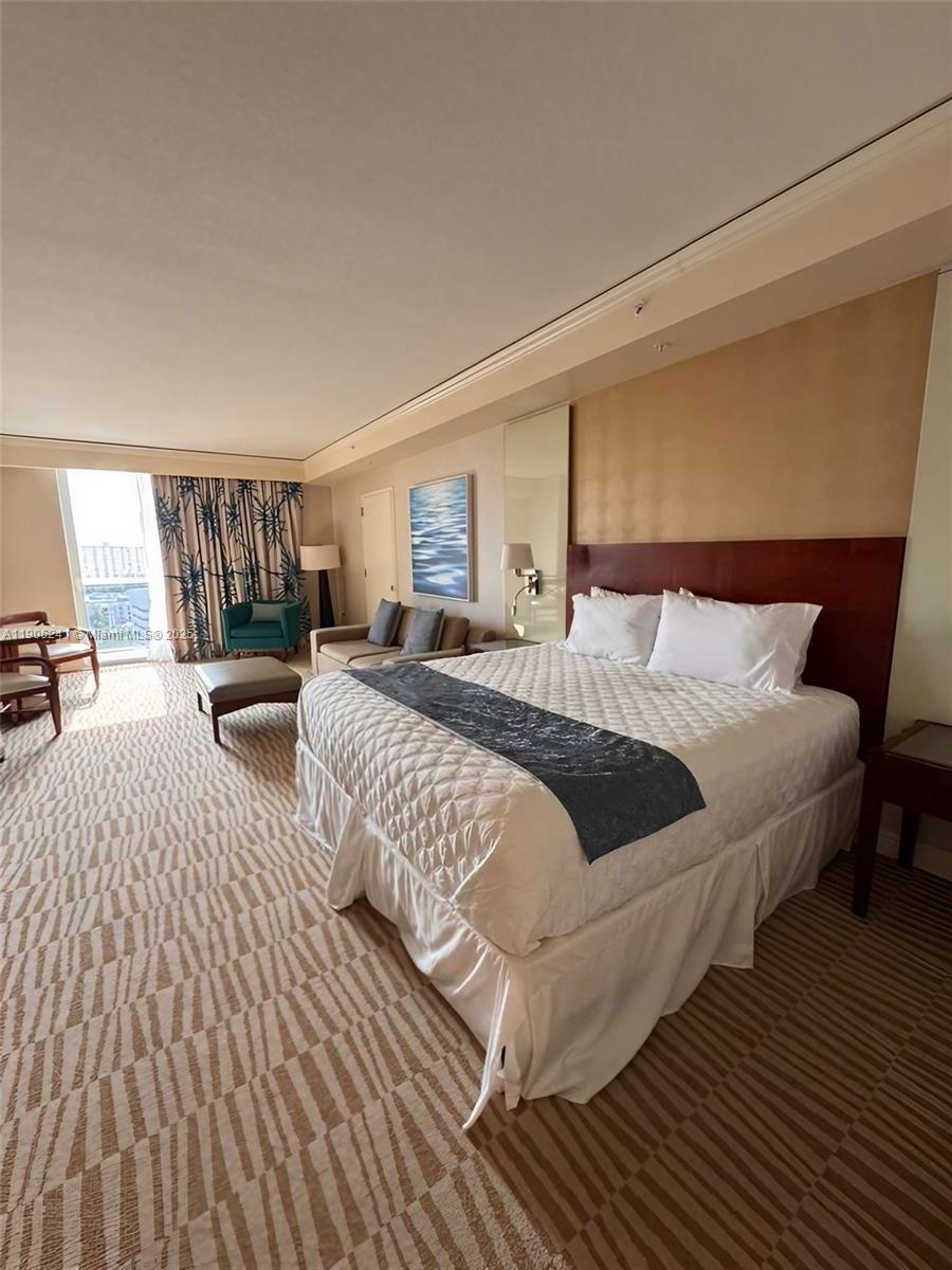 TRUMP INTERNATIONAL SONES - Residential