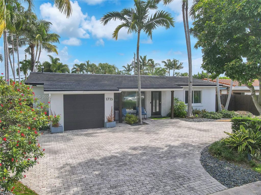 Photo of 1715 NE 40th St #1715, Oakland Park, FL 33334 (MLS # A11958806)