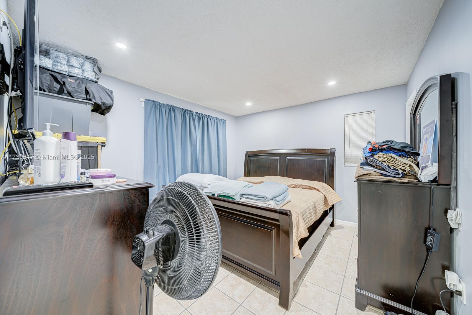 MILLER VILLAS CONDO - Residential