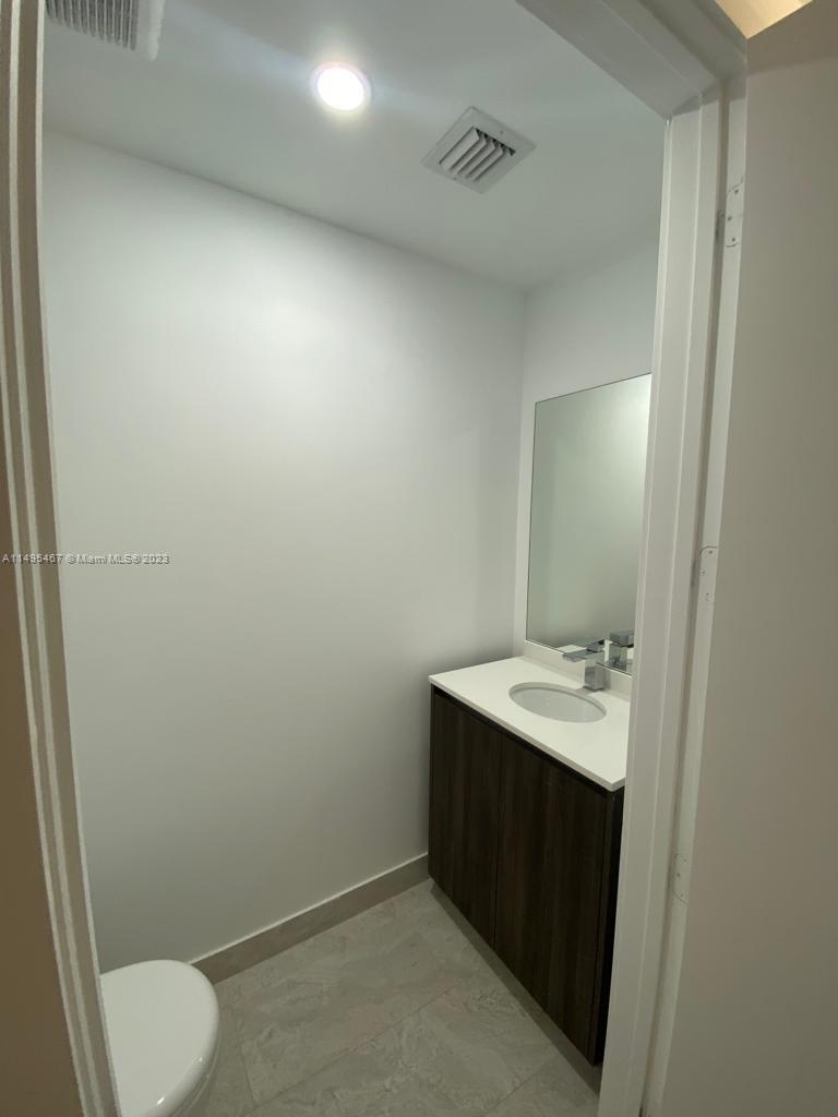 ARIA ON THE BAY CONDO - Residential Lease