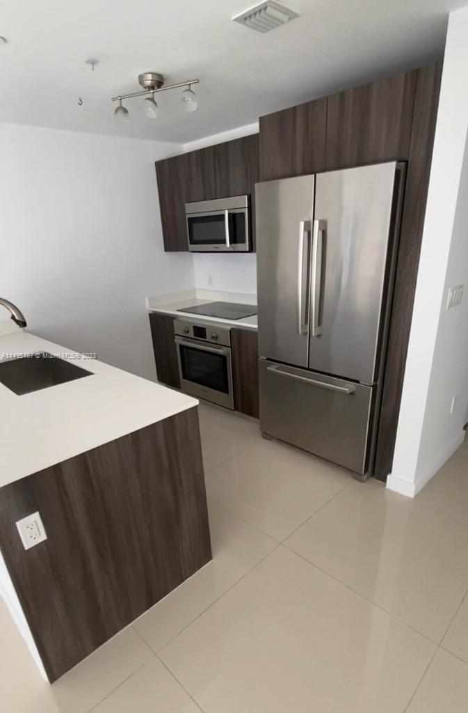 ARIA ON THE BAY CONDO - Residential Lease