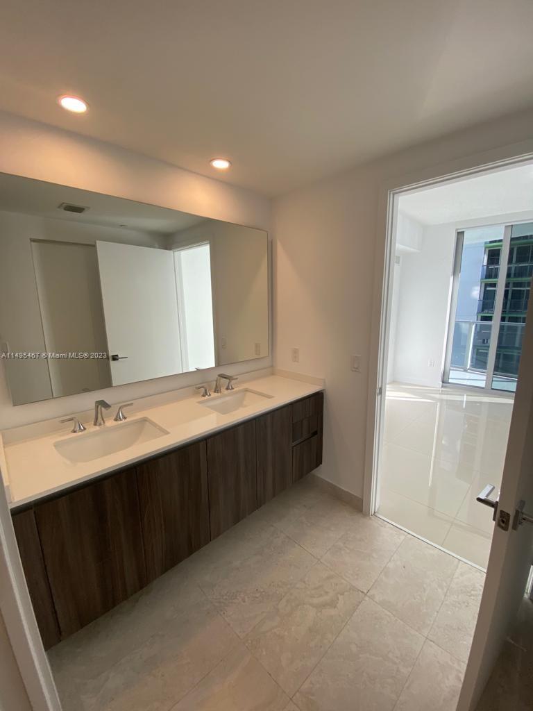 ARIA ON THE BAY CONDO - Residential Lease