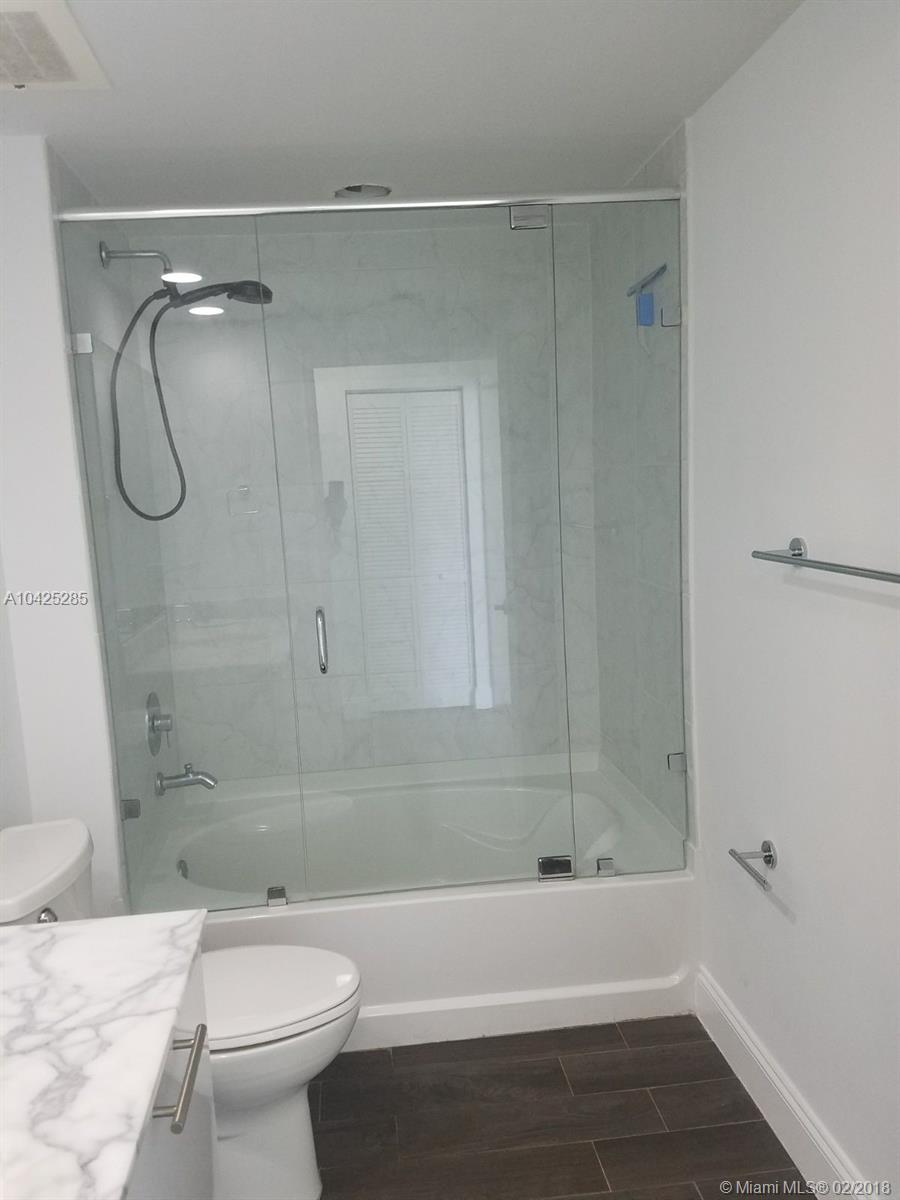THE PLAZA 901 BRICKELL - Residential Lease