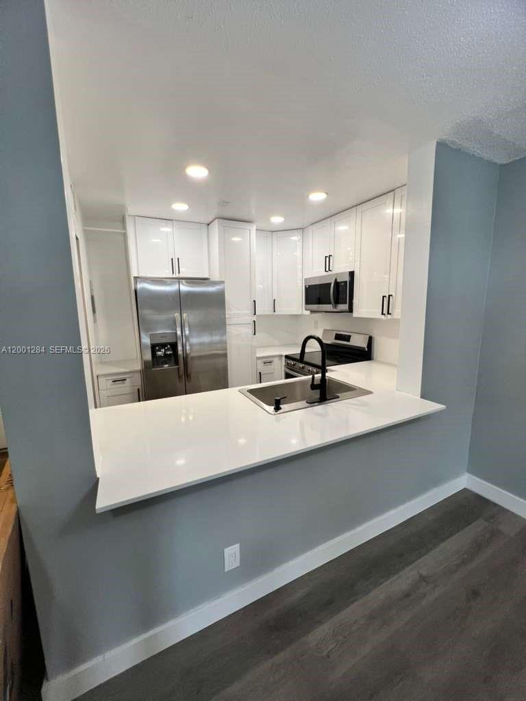 RAMBLEWOOD EAST CONDO - Residential