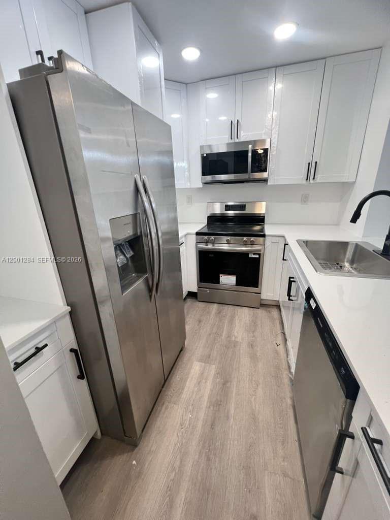 RAMBLEWOOD EAST CONDO - Residential